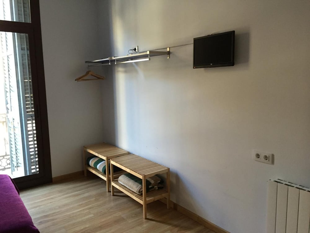 Hostal Delfos 33/49