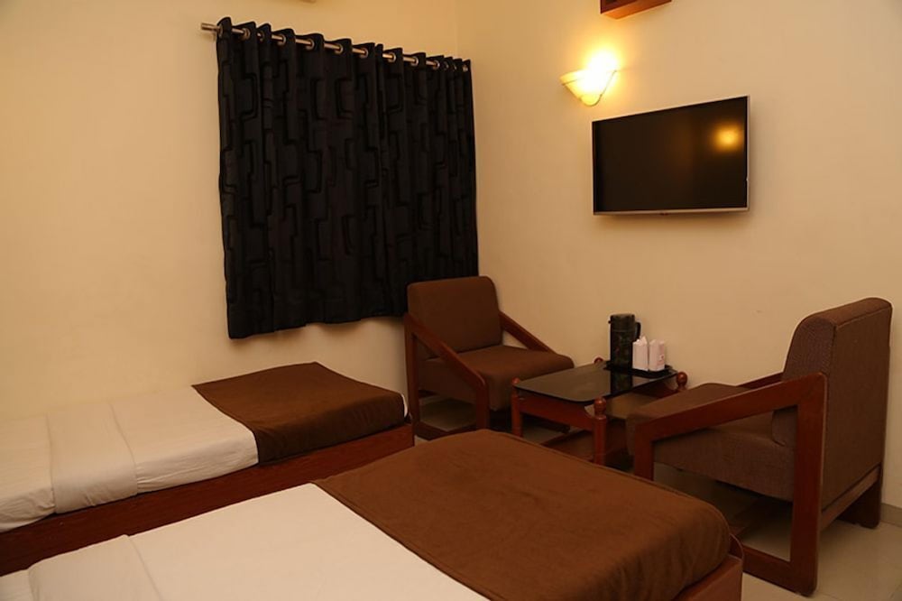 Oyo 2351 Hotel Golden Plaza 22/24