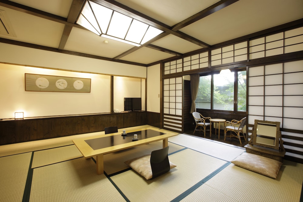 Kusatsu Hotel 40/61