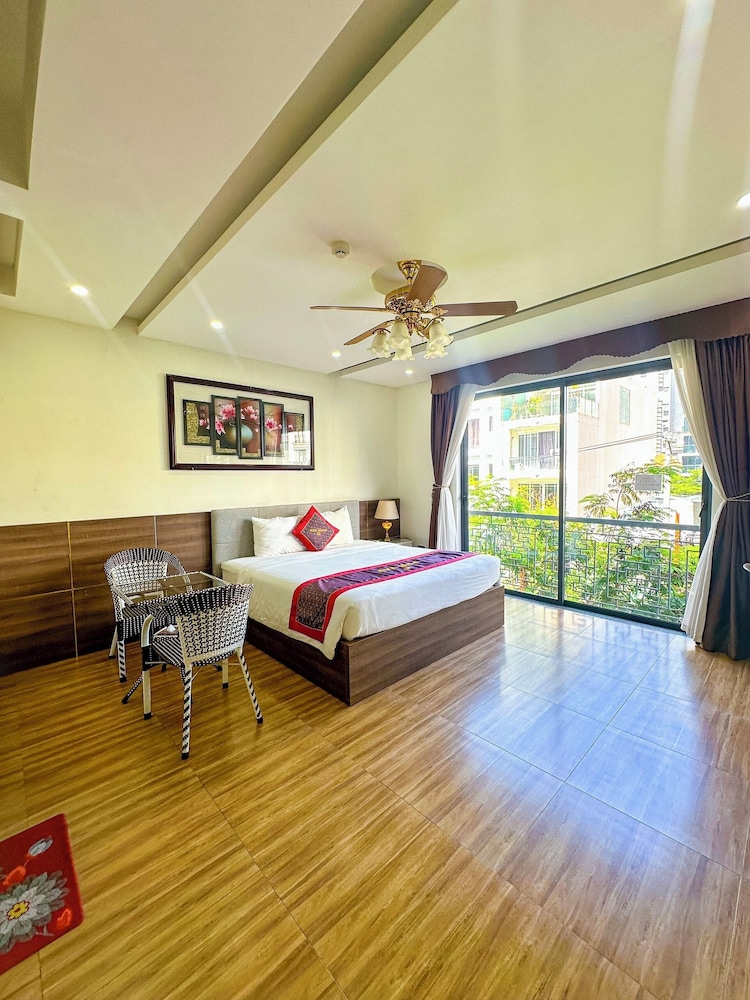 Ava Hotel & Apartment 18/48