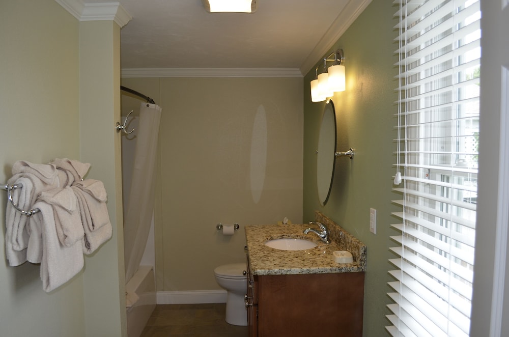 Innseason Resorts Harborwalk 10/50