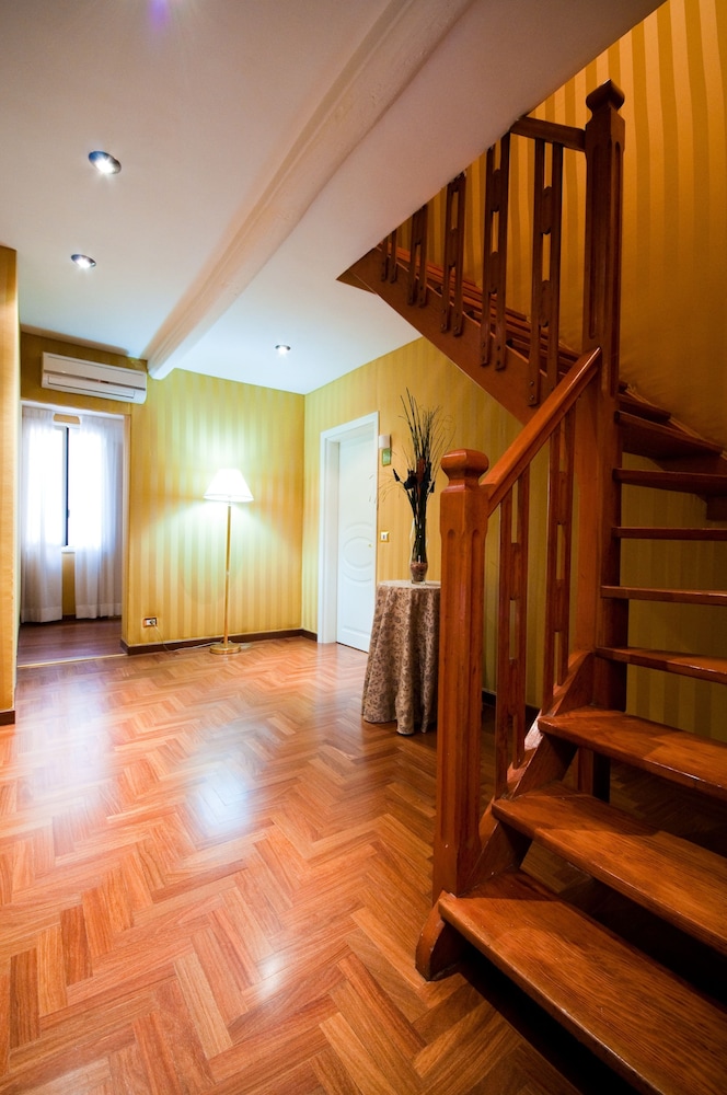 Trevi 41 Hotel 40/47