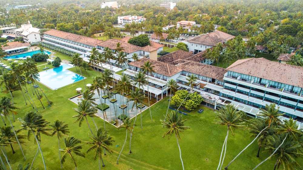The Blue Water Hotel and Spa 46/50
