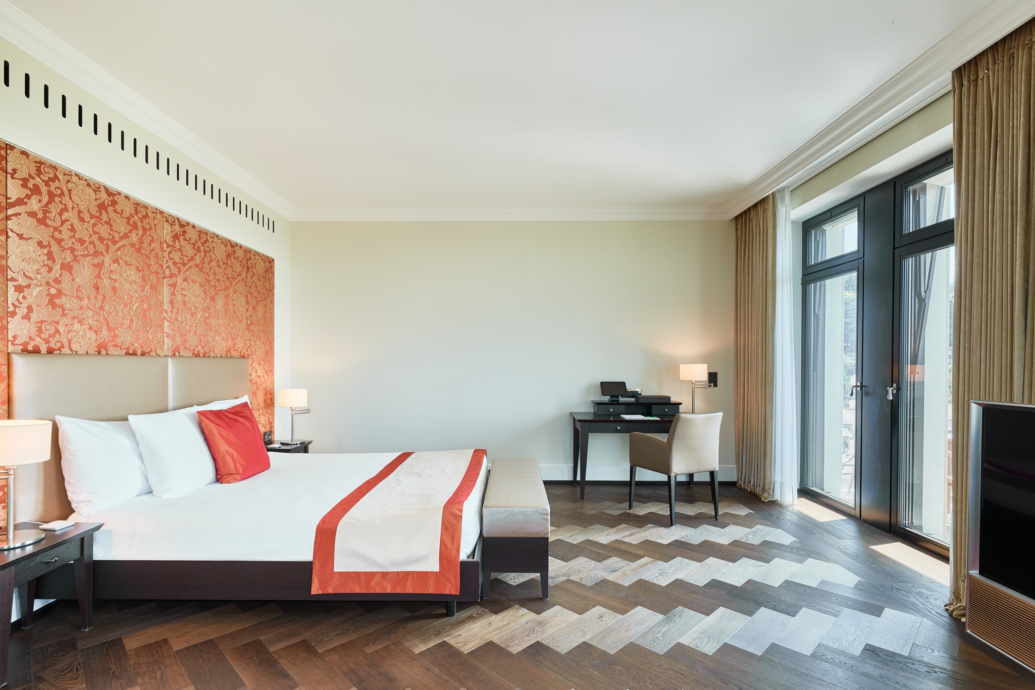 Grand, Junior Suite, King Bed