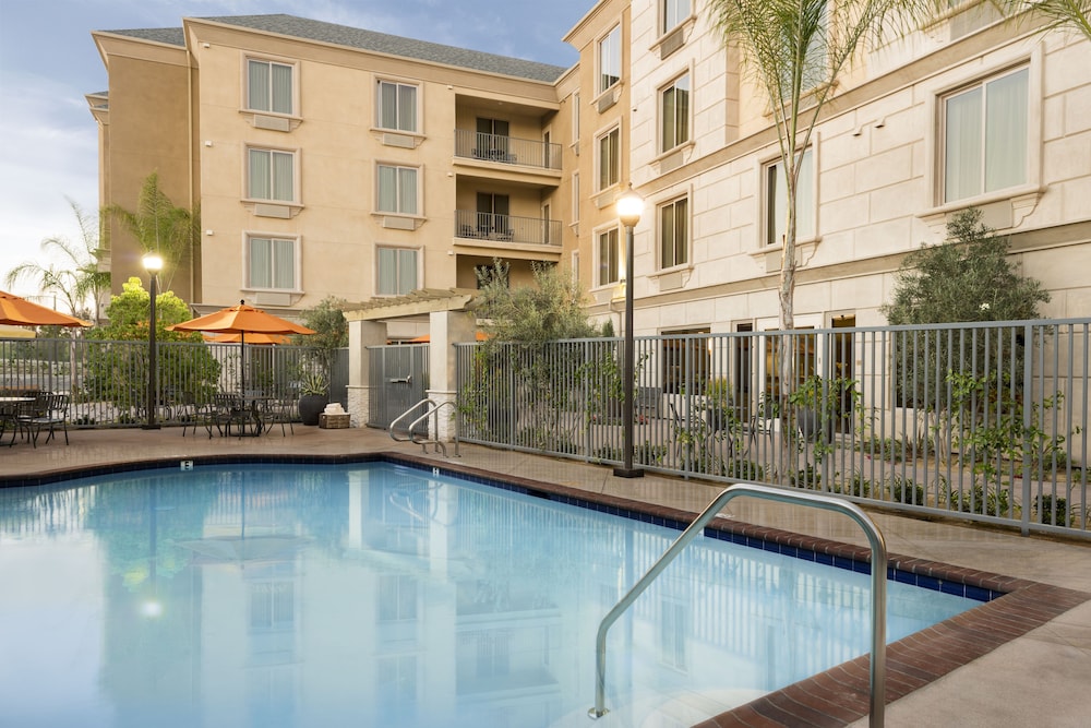 AYRES HOTEL ORANGE 4/38