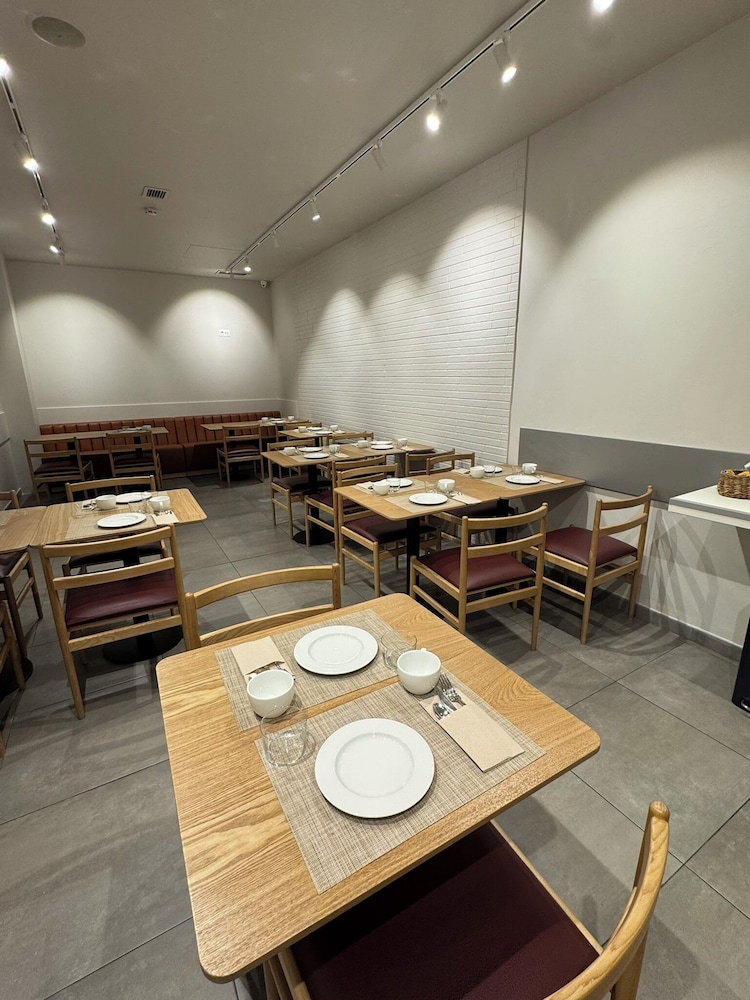 Colectia Hotel Urumea 49/76