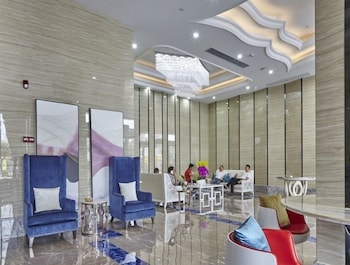 Greentree Alliance Foshan West Station Luowu Road 21/25