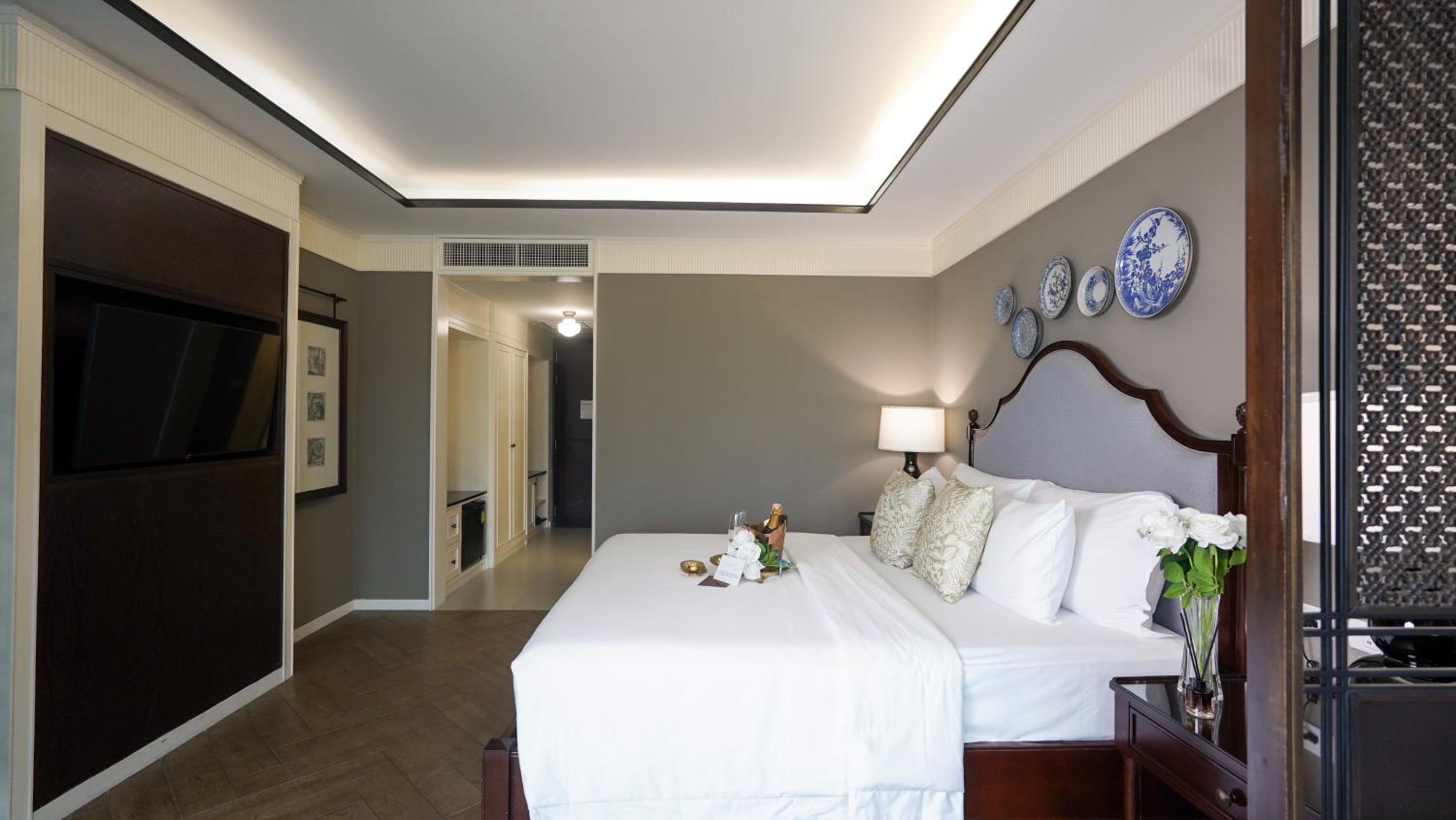 Room, Double Bed, Pool View