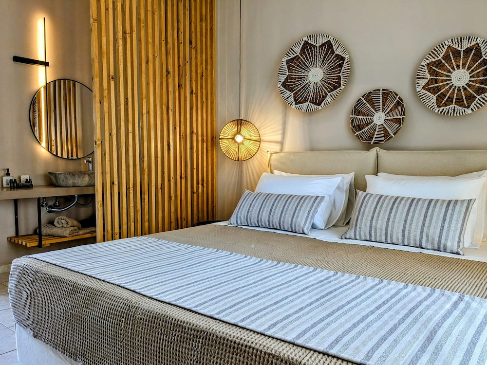 CLASSIC, DOUBLE BED, BALCONY