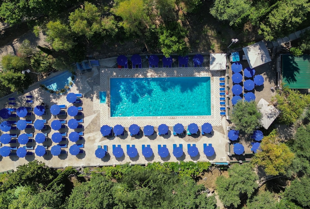 Santa Fortunata Village Camping 13/85