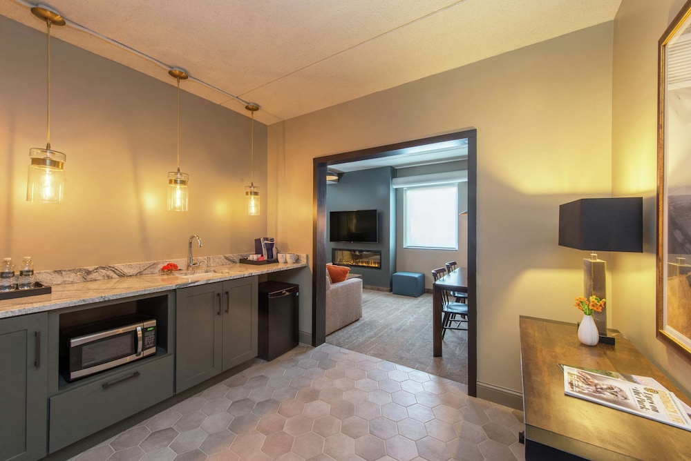 Hotel Saranac Curio Collection By Hilton 3/63