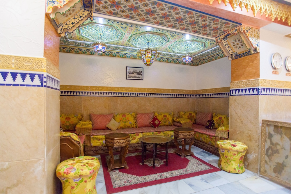HOTEL MAMORA 37/72