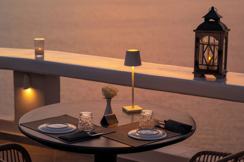ATHERMI SUITES 58/74