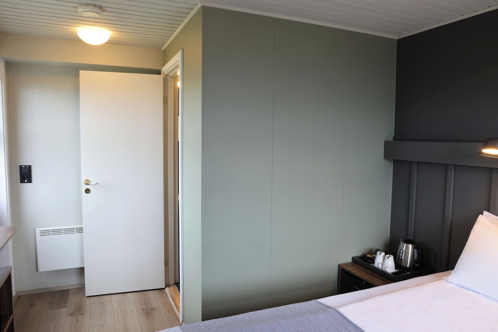 Fosshotel Hellnar 64/64