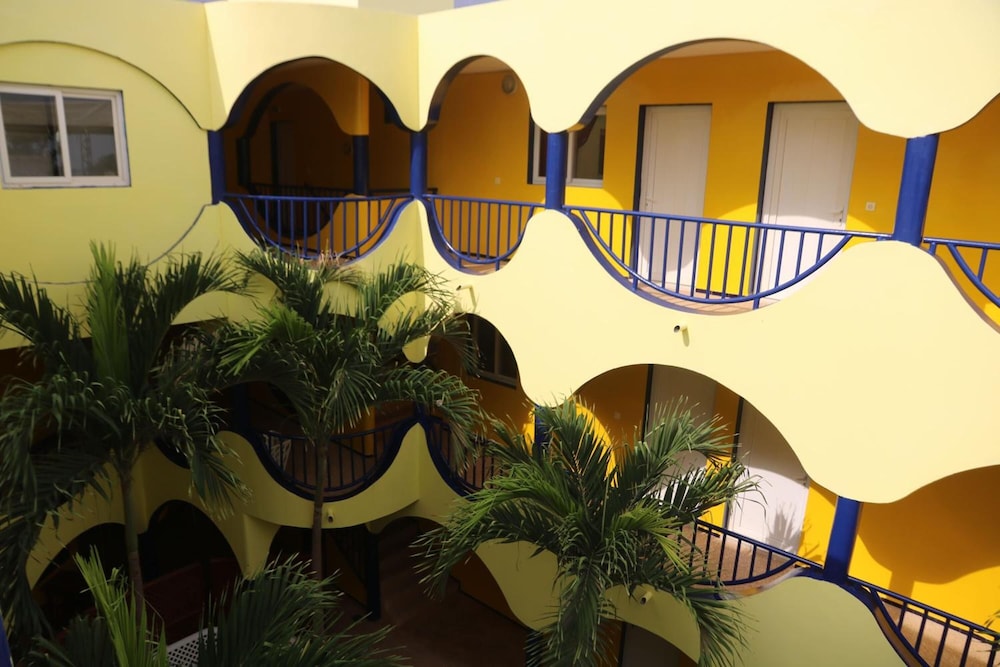 L Hacienda 26/30
