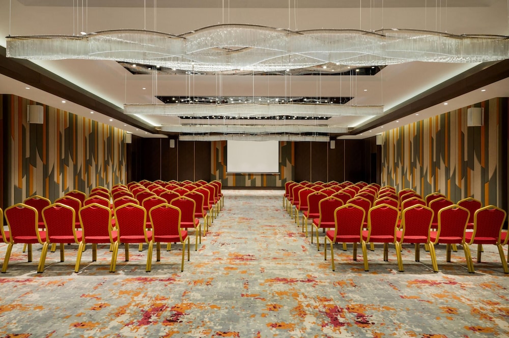 Azura World Hotel 37/46