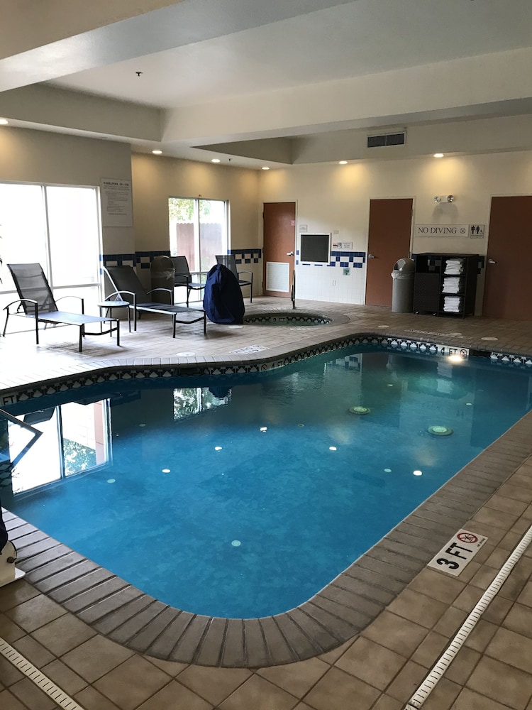 Fairfield Inn Suites Mcallen Airport 10/24