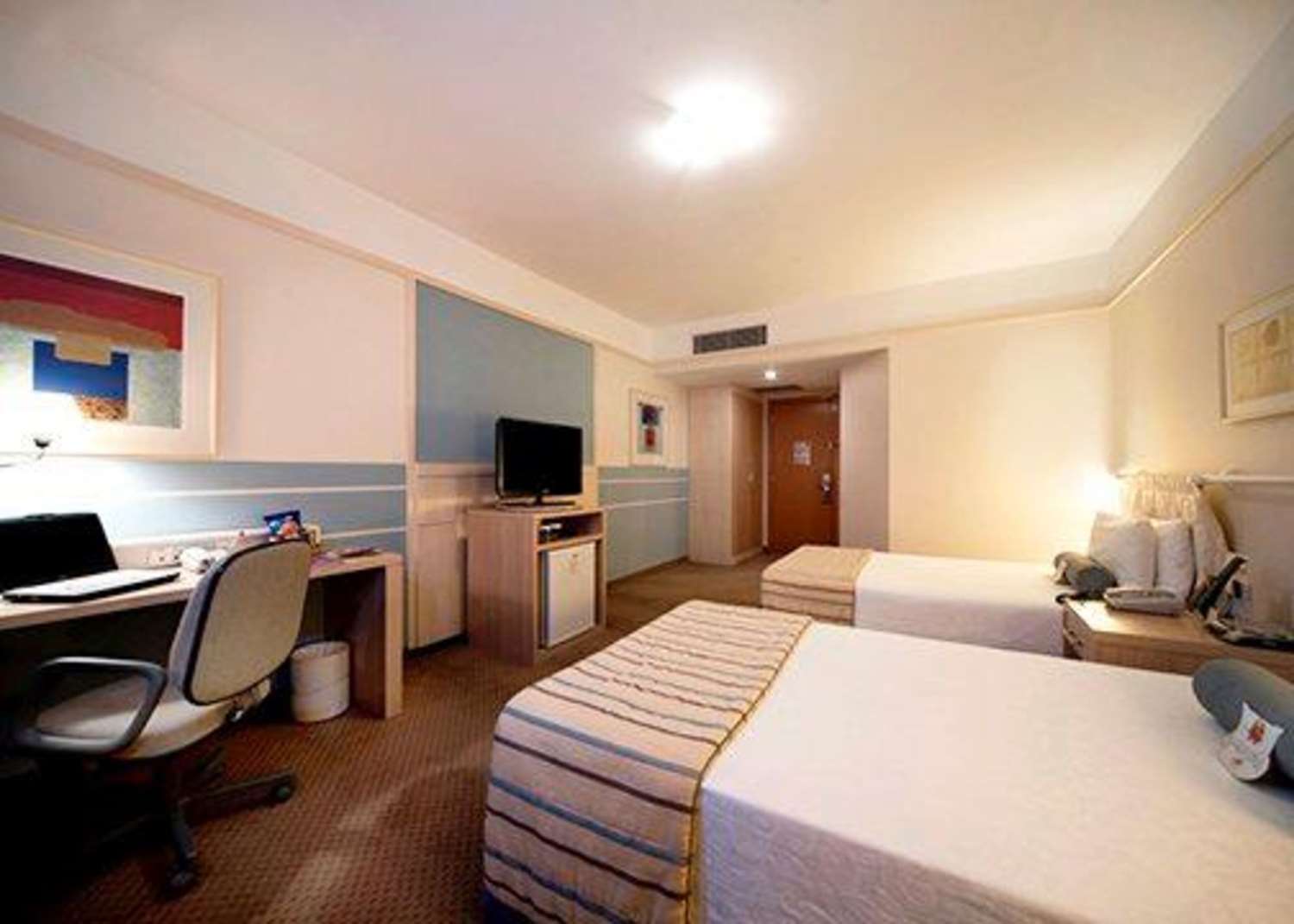 Comfort Suites Londrina 6/16
