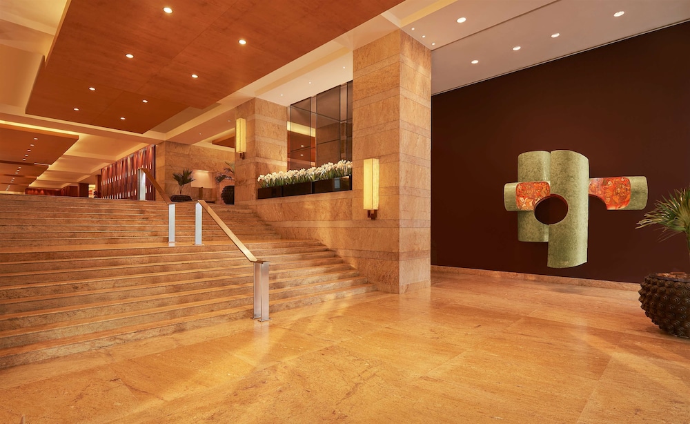 Grand Hyatt Mumbai Hotel and Residences 34/75