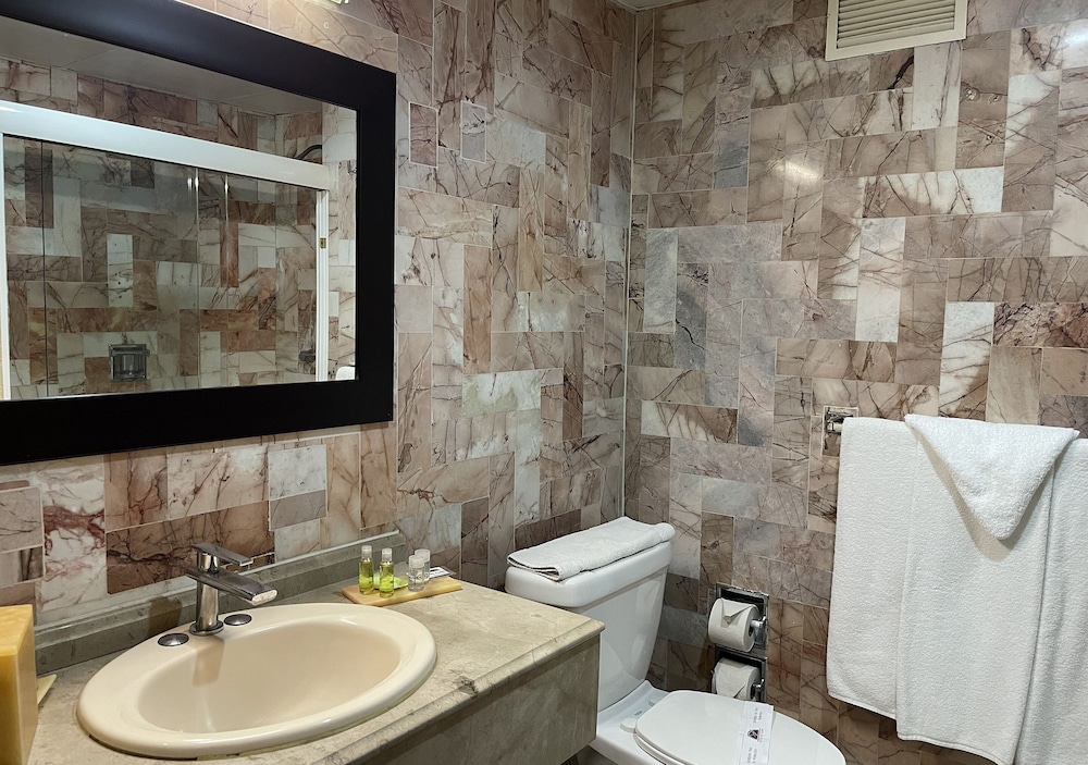 Hotel Victoria Poza Rica 51/54