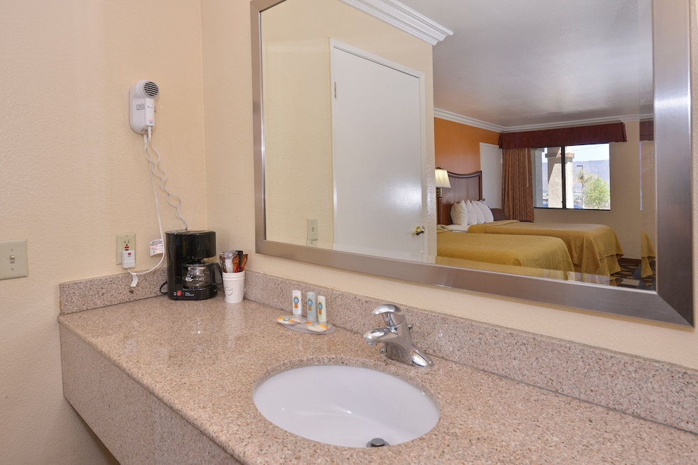 Quality Inn Lake Elsinore 13/51