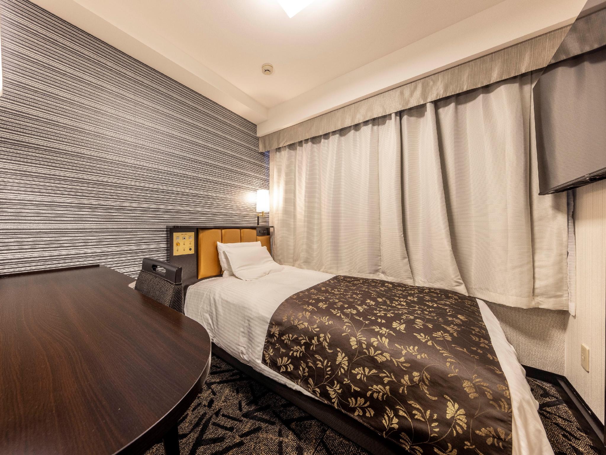 Semi Room, Single, Semi Double Bed, Smoking
