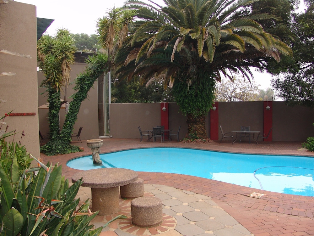 African Moon Corporate House 33/48