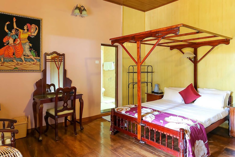 CHIRAMEL RESIDENCY FORTKOCHI 19/54