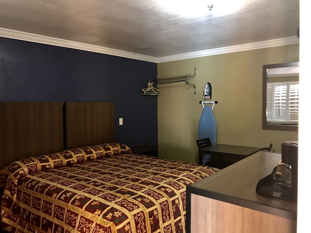Hyde Park Motel 22/36