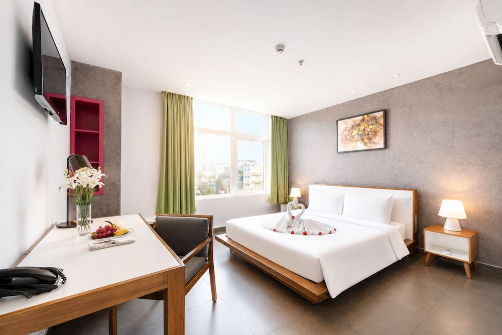 غرفة سوبيريور بسرير مزدوج بإطلالة على المدينة، G8 Center Hotel Saigon 7/10