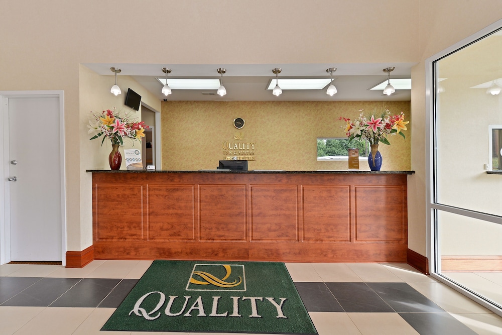 Quality Inn & Suites Cartersville North 8/42