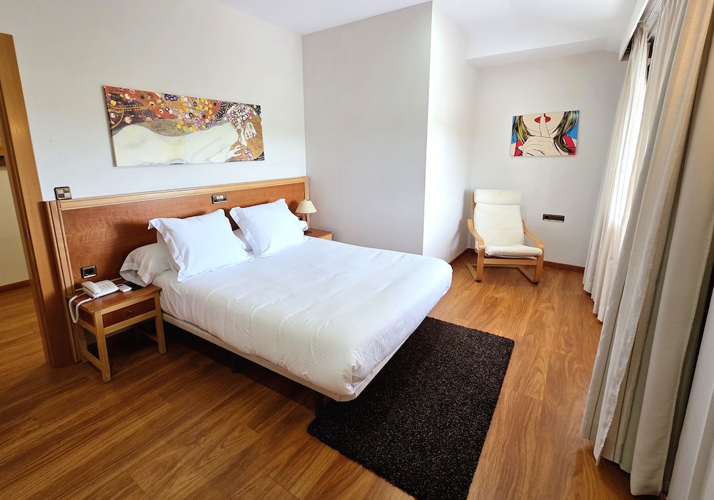 Hotel Los Barruecos 7/29