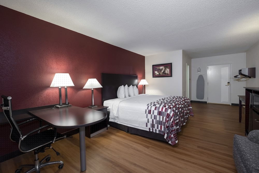 Red Roof Inn Warrenton 17/37