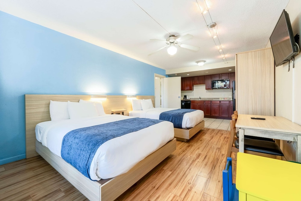 Ramada by Wyndham Hotel & Water Park 11/67