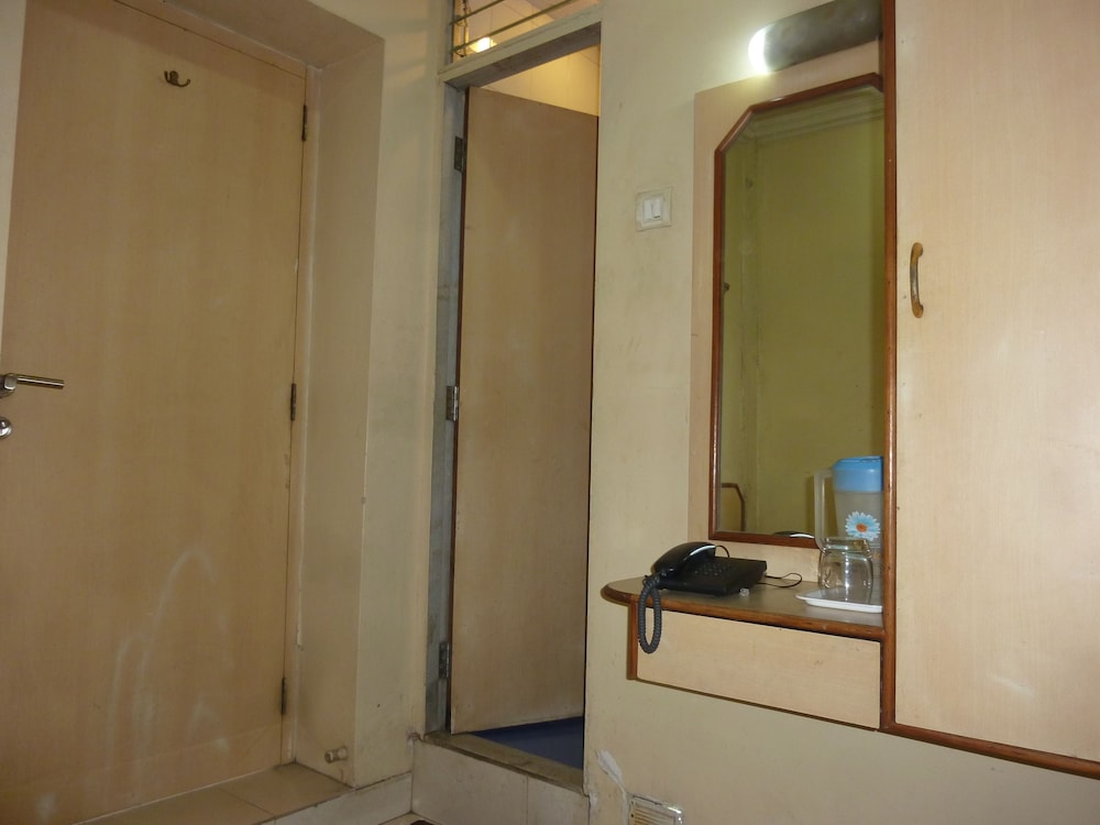 HOTEL NEW BENGAL 12/36