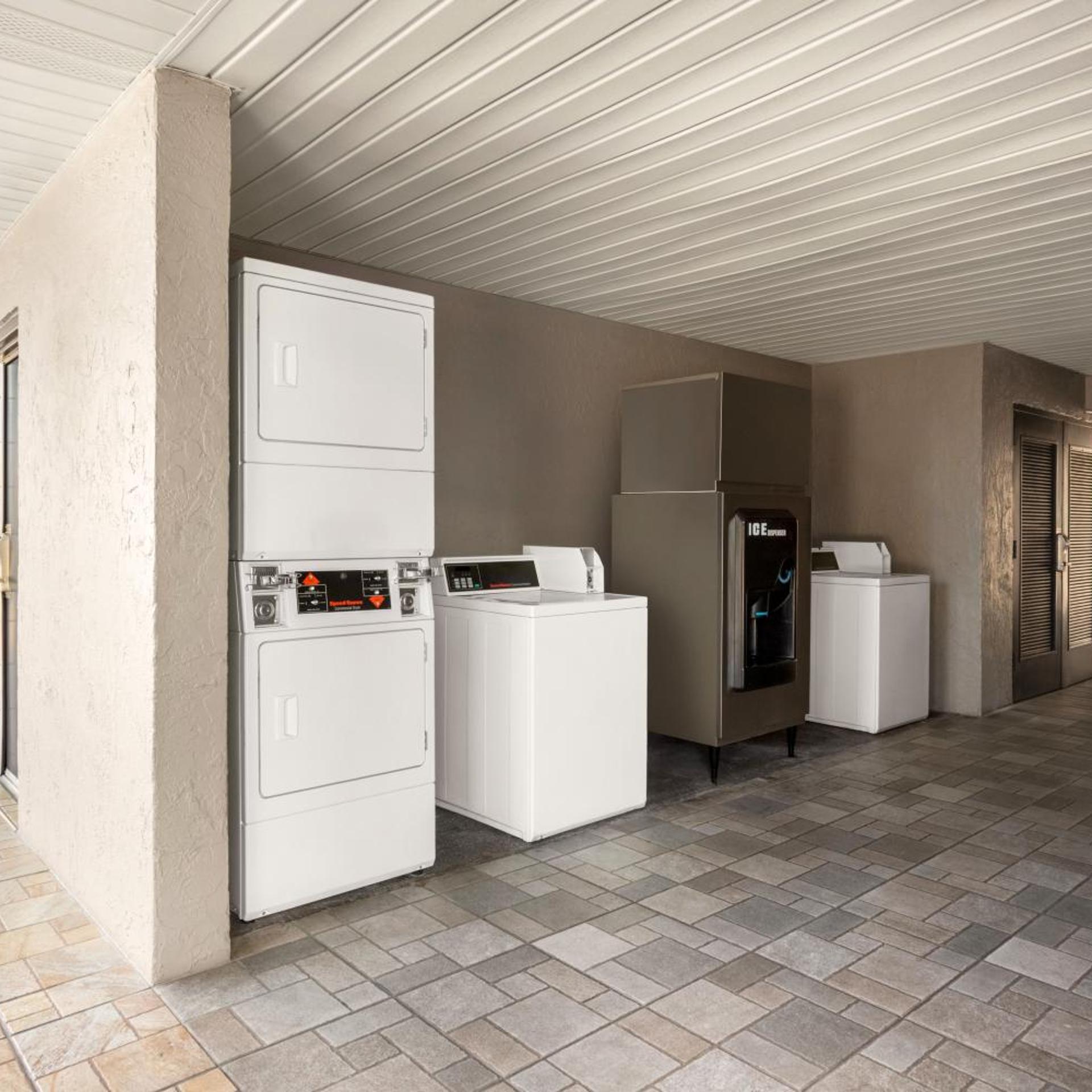 Home Inn & Suites Orlando-Apopka 4/21