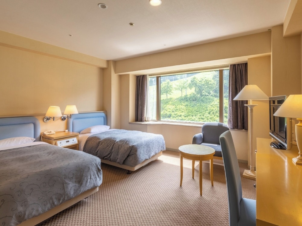 4th, Superior, 4 Beds