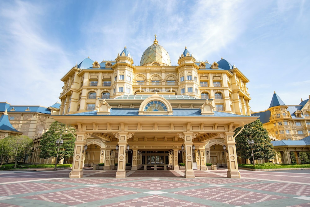 Tokyo Disneyland Hotel 2/50