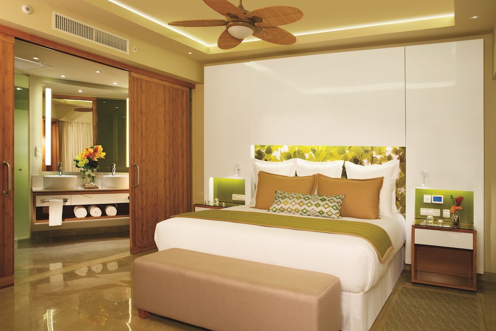 Preferred Club, Master, Suite, King Bed, Ocean Front, Adult Only