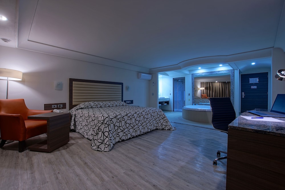 Econo Express Hotel 22/37