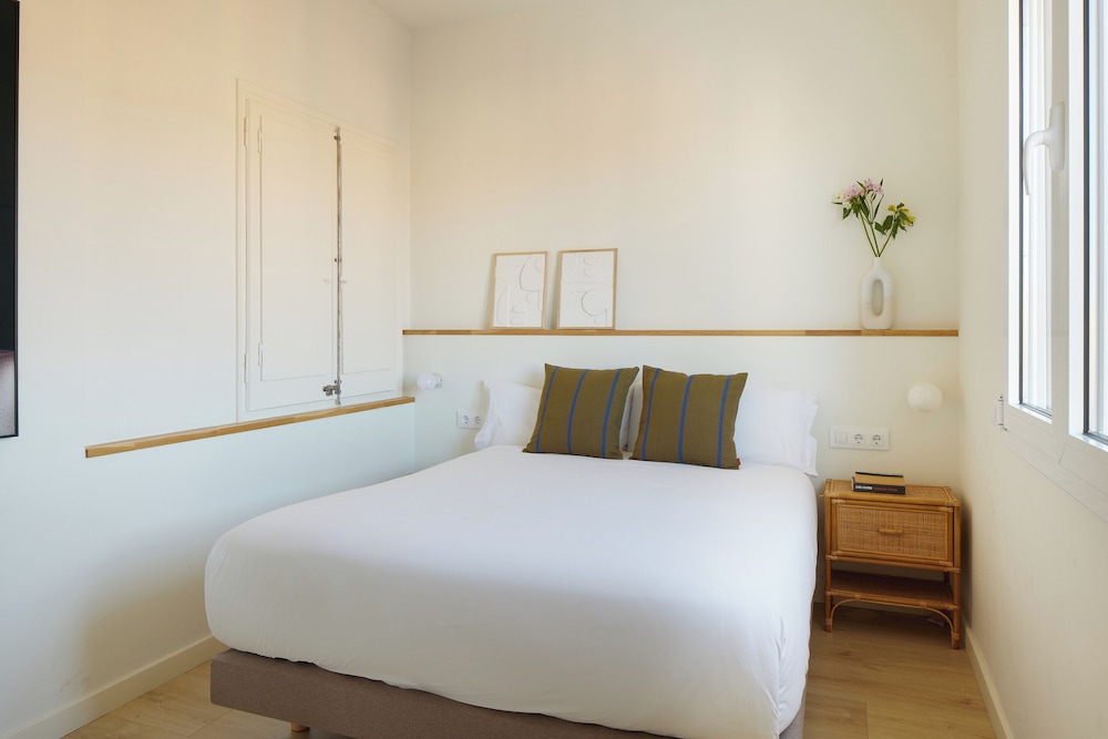 1 BEDROOM, BASIC, APARTMENT, CITY VIEW, TERRACE