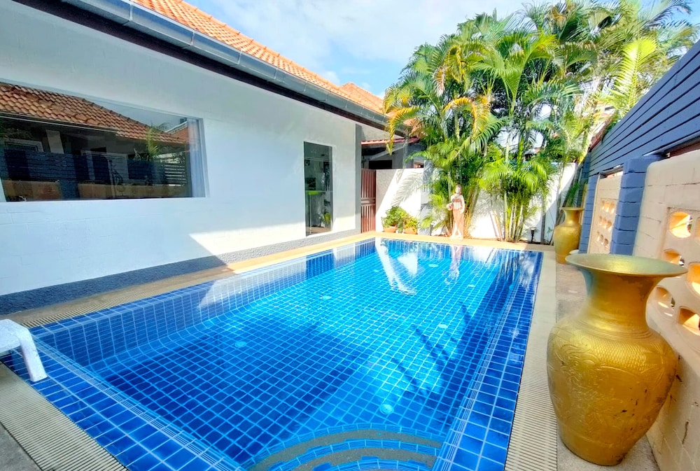 Baan Kanittha - 6 Bedrooms Gt Pool Villa 10/20