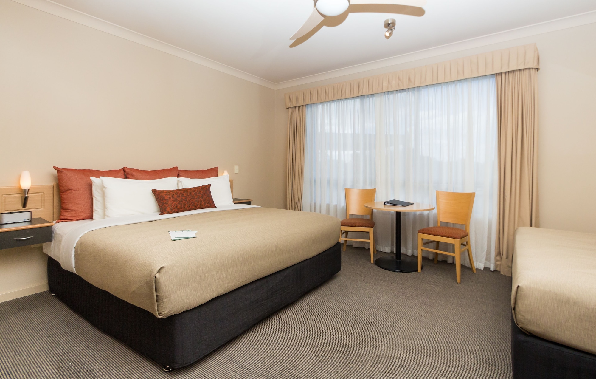 Spa, Deluxe, King Bed, Balcony، Discovery Resorts - McCracken Country Club 2/4