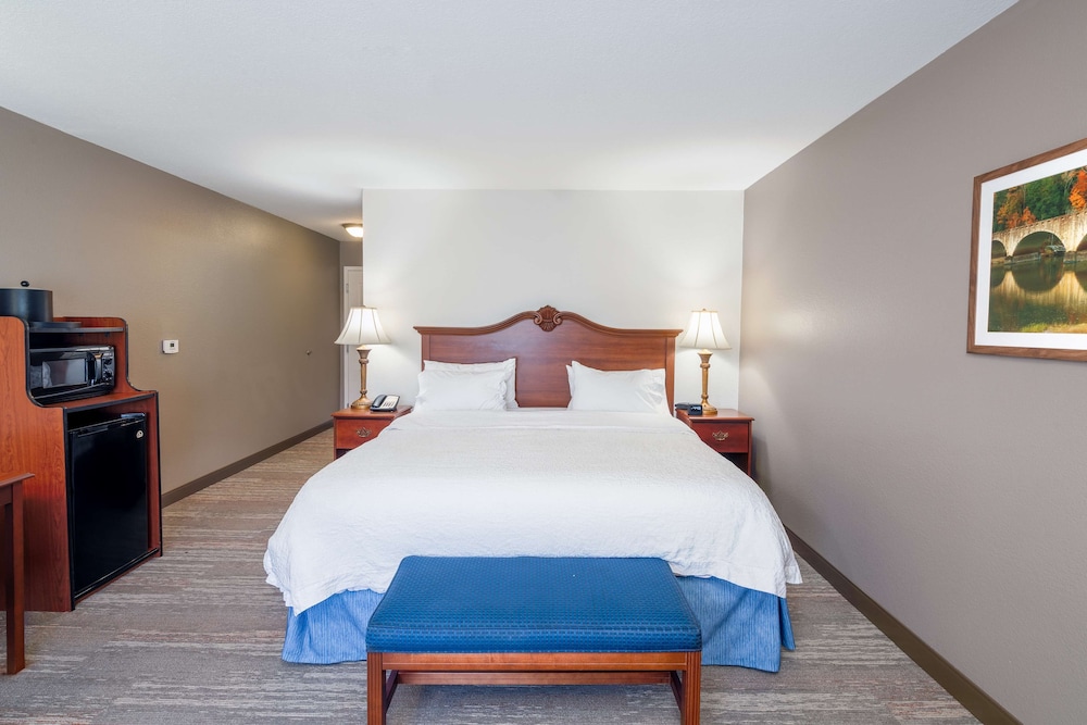 Hampton Inn London-North 13/29