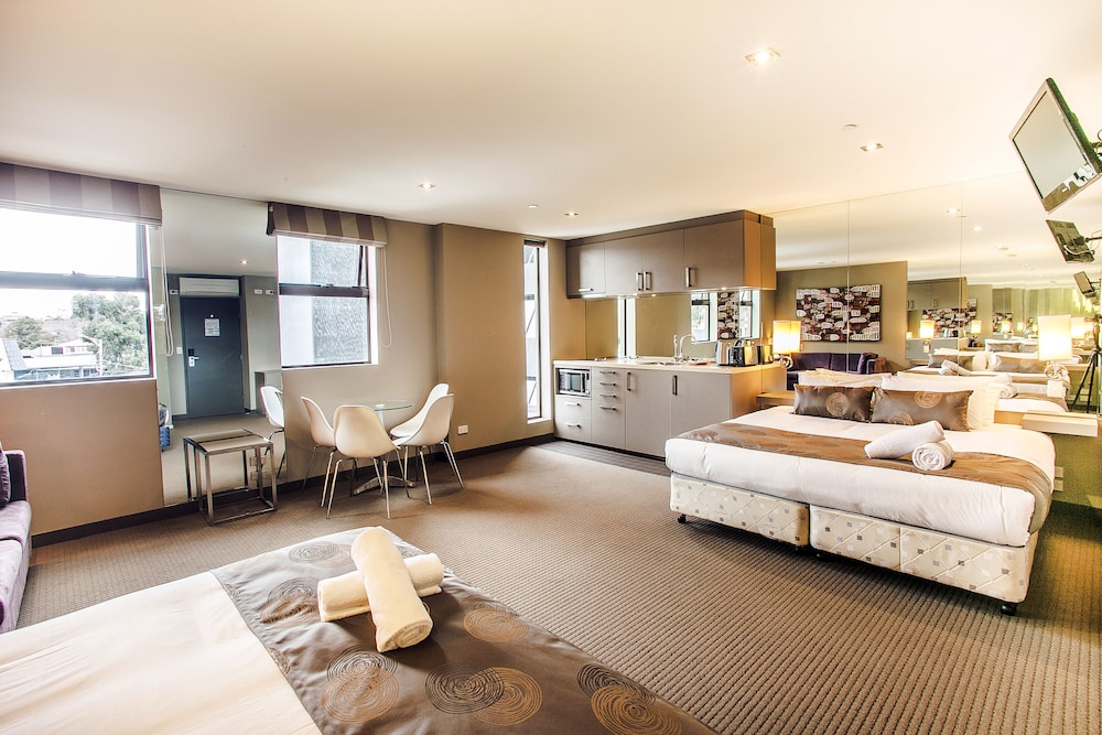 Comfy Kew Apartments 17/29
