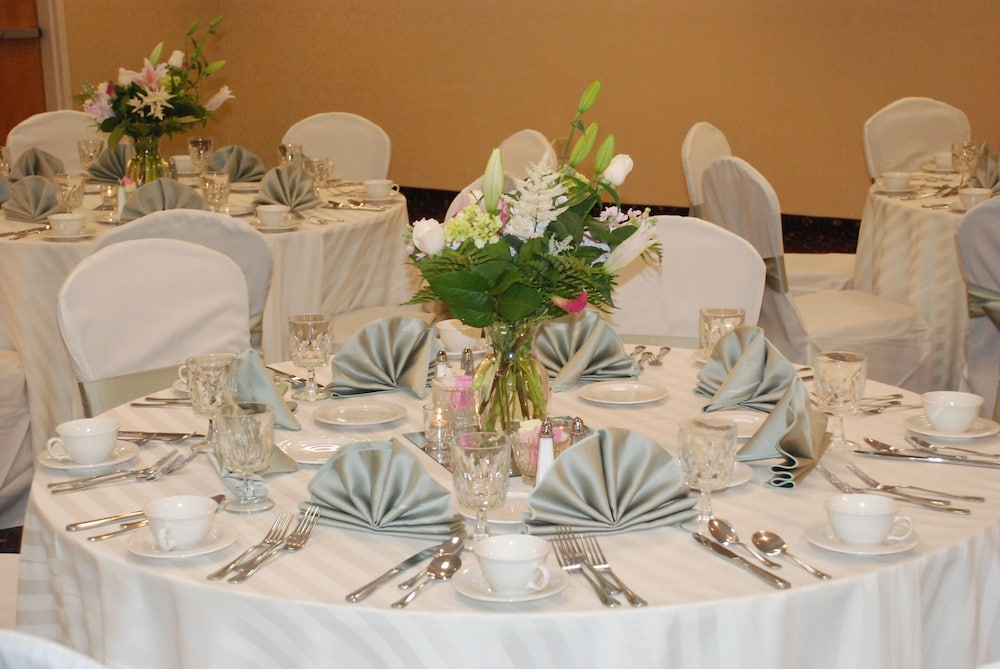 Holiday Inn Hotel & Suites Marlborough 42/59