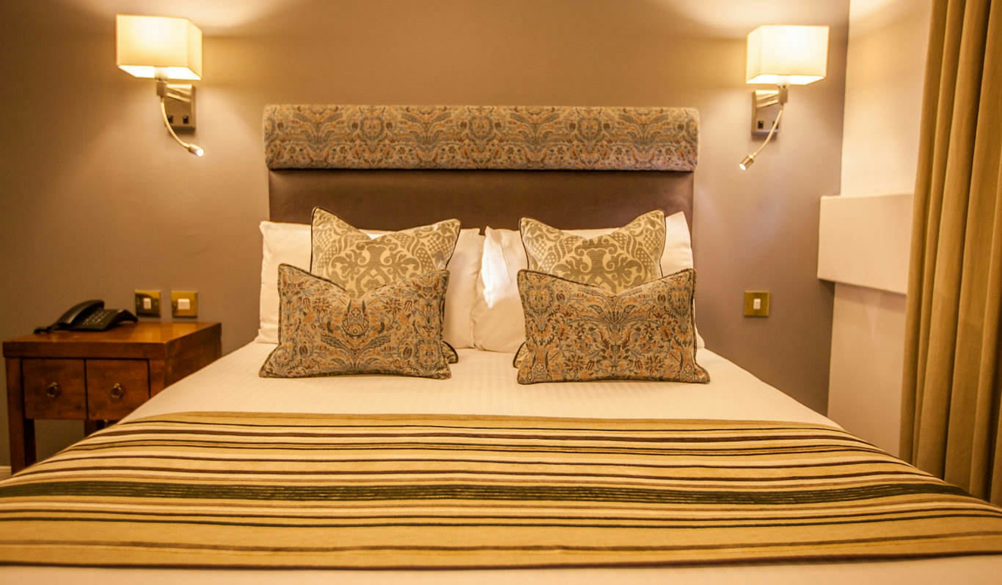 Stirling Court Hotel 32/63