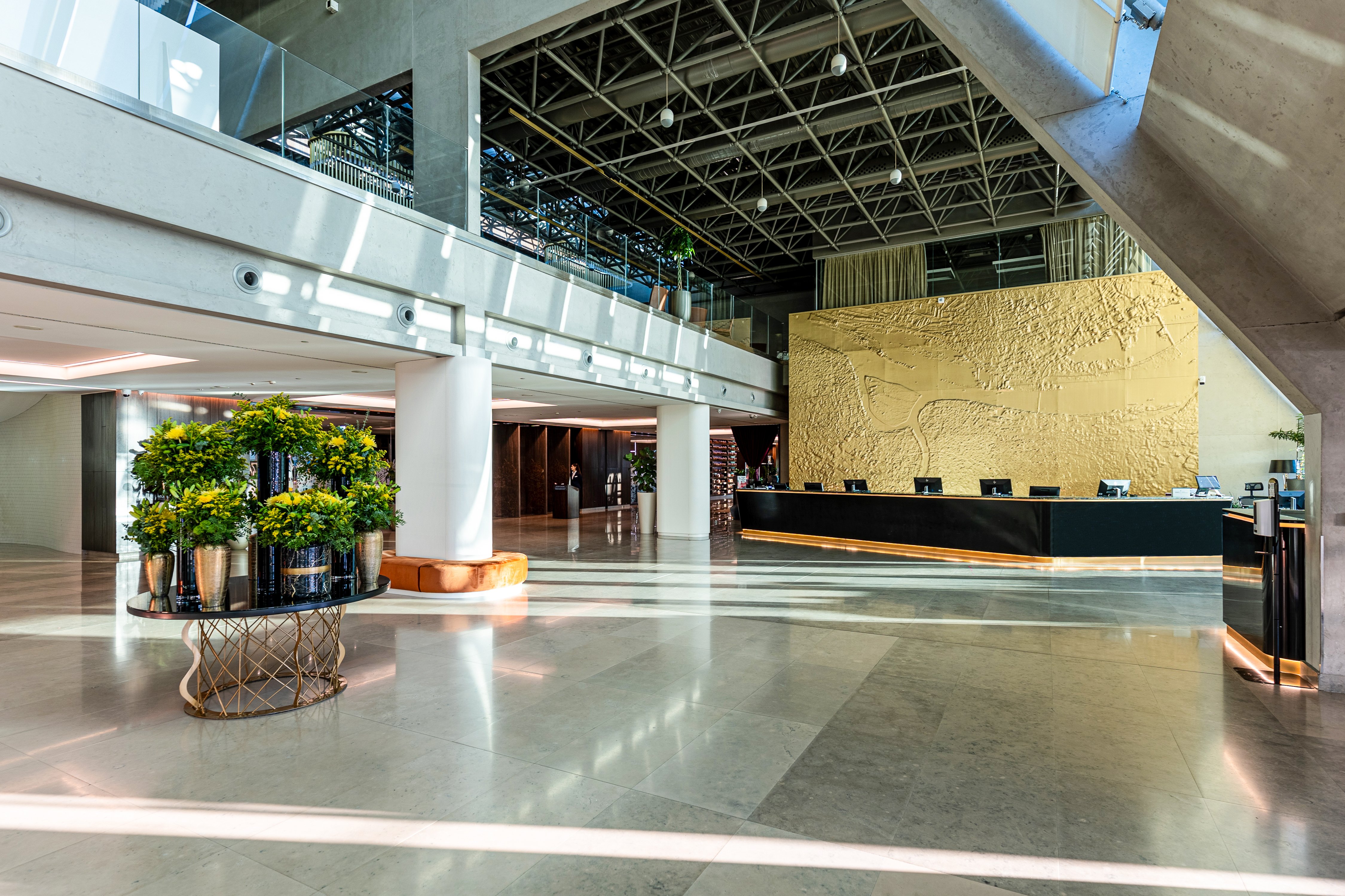 Crowne Plaza Belgrade 11/85