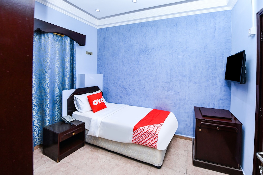 OYO 137 Marina Hotel 24/58