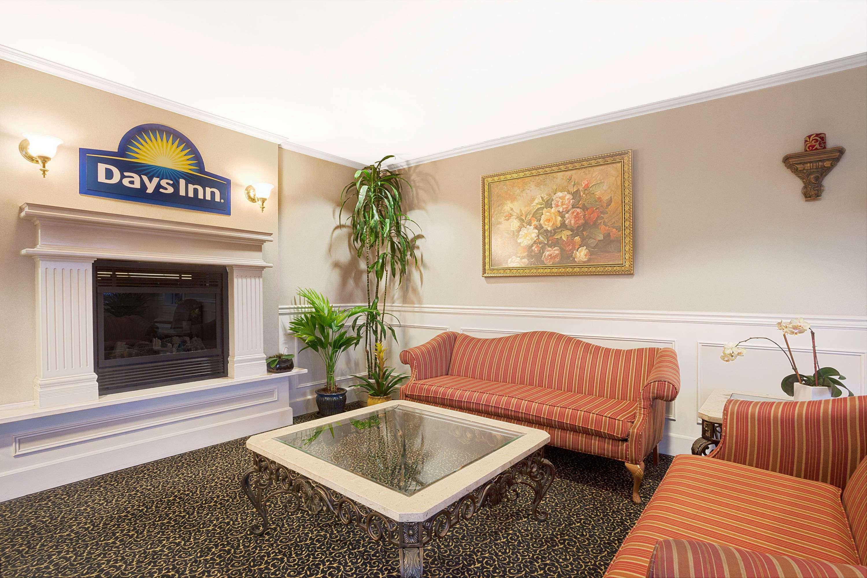 Days Inn Everett 8/13